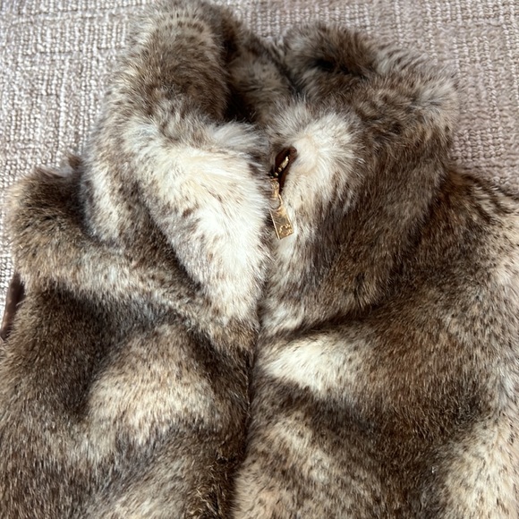 C Wonder Faux Fur Vest - Picture 2 of 4